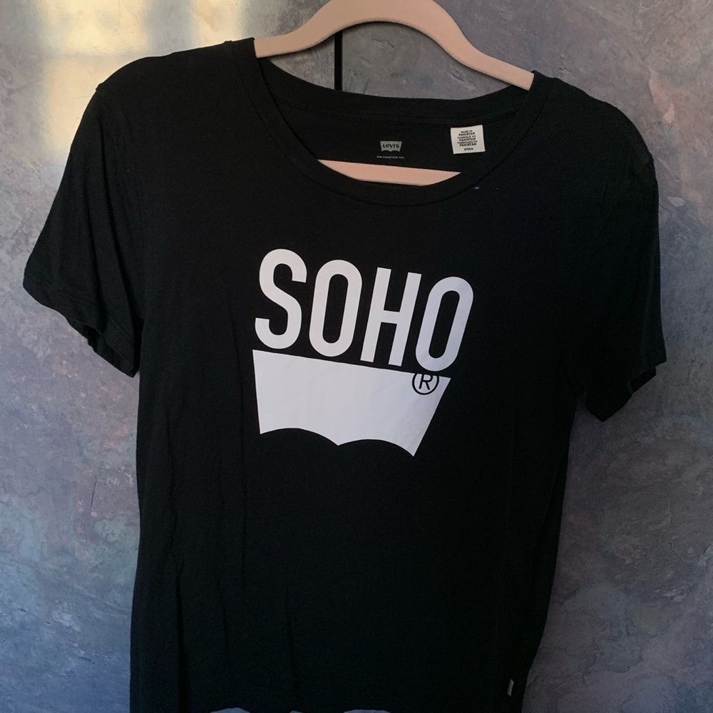 black SOHO Levi’s  shirt
